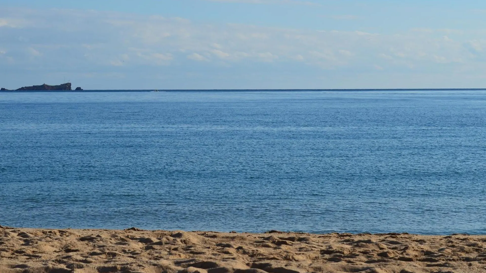 Appartement 2P Avec Terrasse Et Vue Mer A Frejus, Proche Plage - Fr-1-226A-174 0*, Frejus France